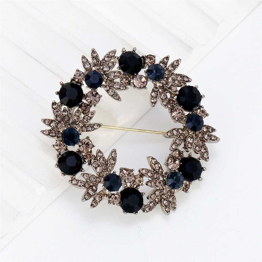 Fashionable Dinty Luxury Glitter Sparkling Brooches for Girls Rhinestone Sweet Elegant Pins Jewelry for Women Ladies Accessories