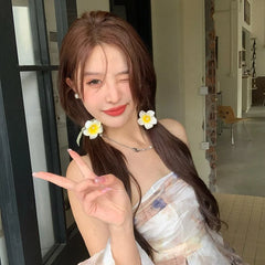 Classic Cute Yellow Flower Hair Clips for Girls Elegant Fashion Vacation Trendy Alligator for Women Ladies Hair Accessories