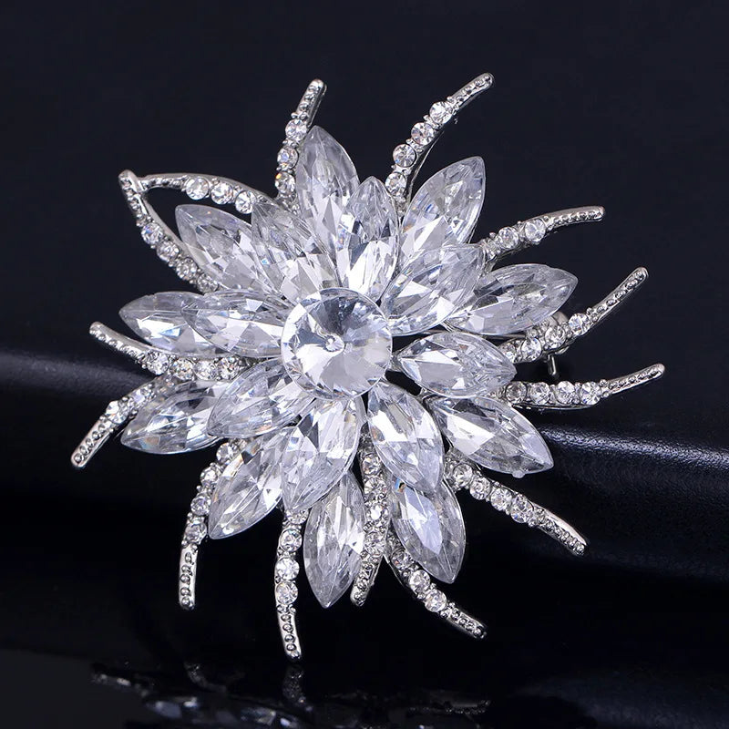 Fashion Glitter Sparkle Flowers Floral Brooches Sweet Elegant Vintage Retro Luxury Jewelry for Women Ladies Accessories Chic