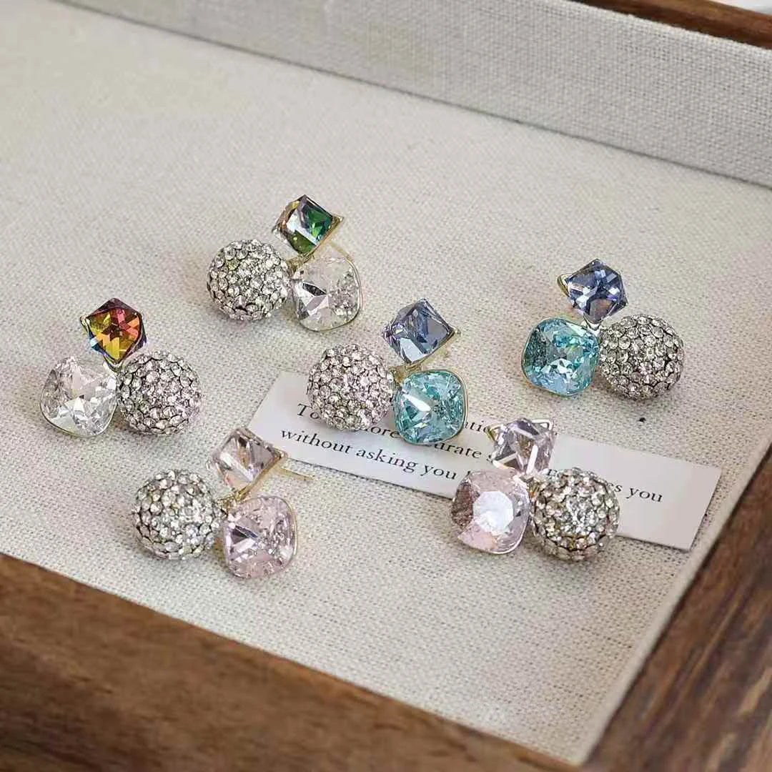 Fashion Glitter Rhinestone Stud Earrings for Girls Glamorous Luxury Jewelry for Women Ladies Accessories Bijuterias Wholesale