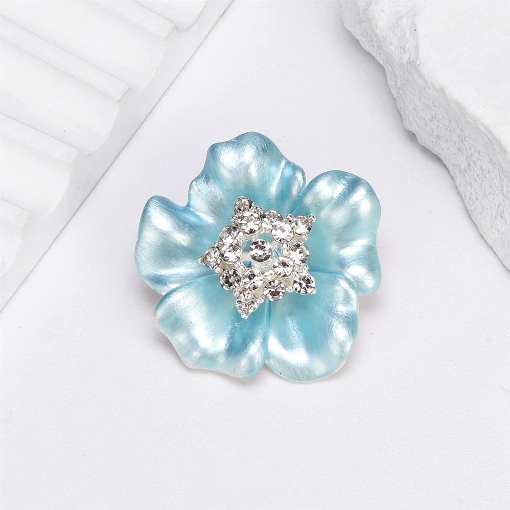 Fashion Solid Color Flower Glitter Lustrous Brooches for Girls Sweet Elegant Jewelry for Women Ladies Accessories Wholesale