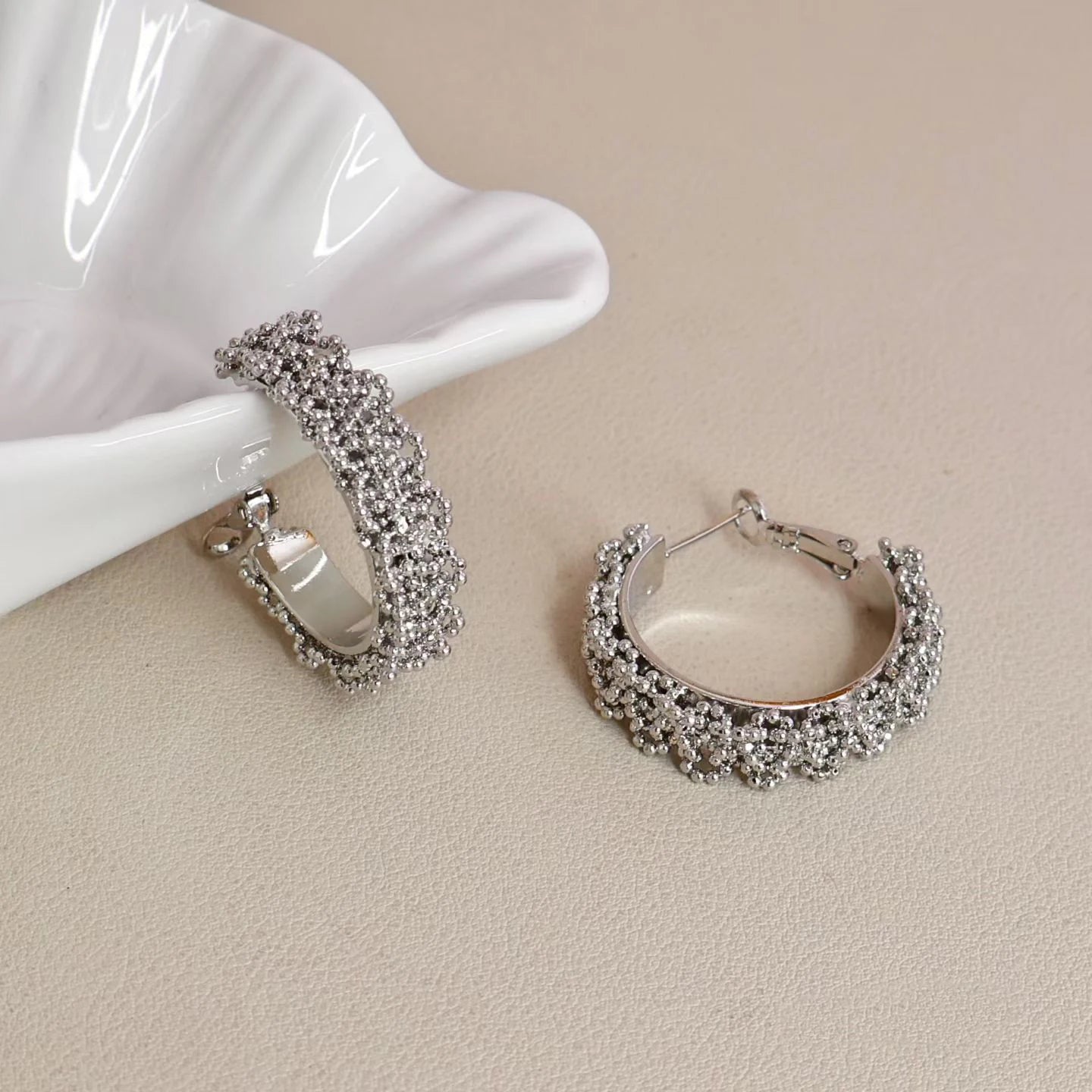 Simple Leopard Print Fashion Trendy Glitter Hoop Earrings for Girls Elegant Glitter Jewelry for Women Ladies Accessories Chic