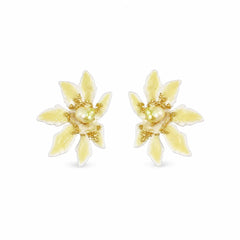 Female Green Yellow Flower Shape S925 Silver Freshwater Pearl 18k Gold-plated Stud Earring Elegant in Stock Jewelry for Women