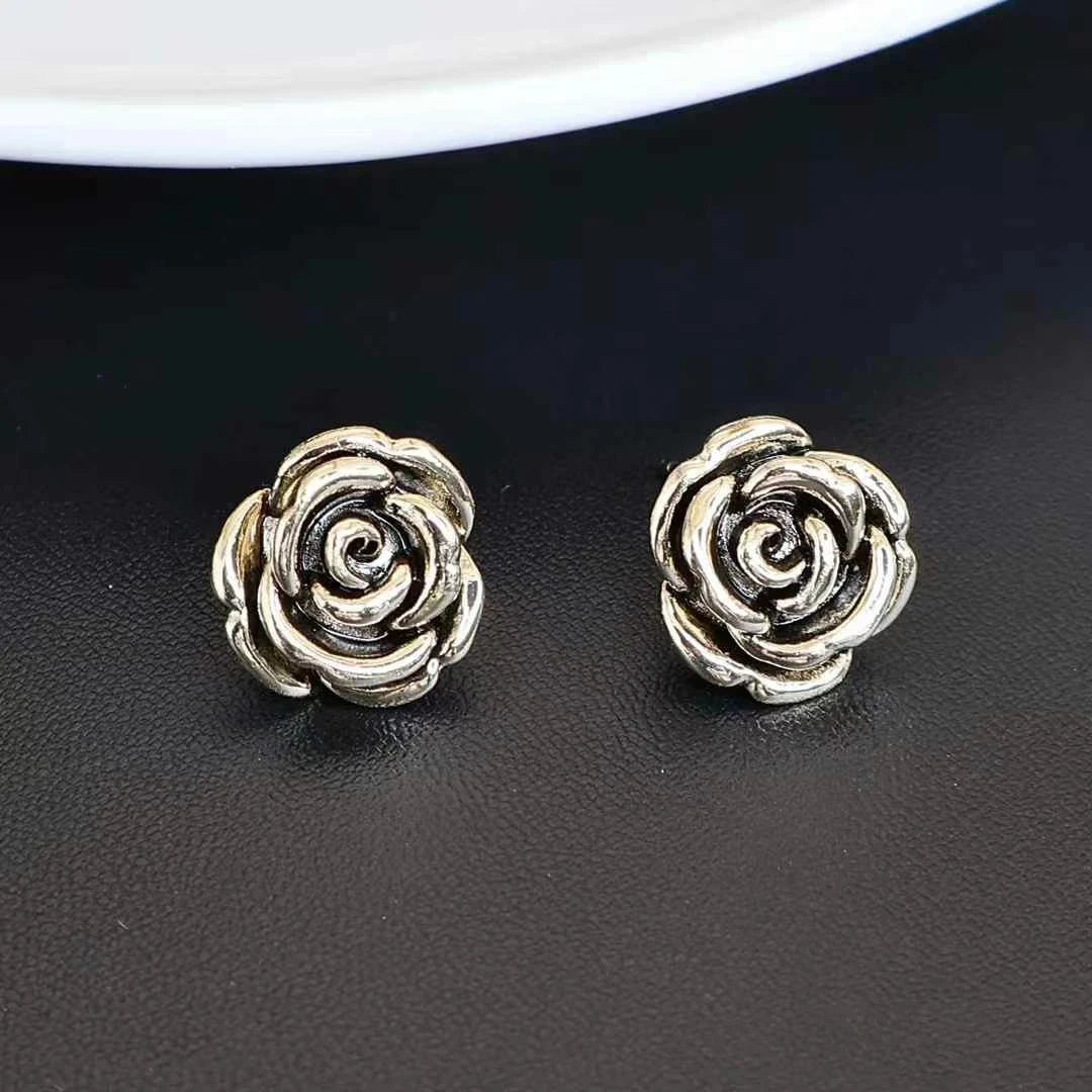 Women Hot Sale Flower Shape Small Mini Punk Fashion Chic Trendy High Quality Bulk Jewelry Accessories for Female Street Causal