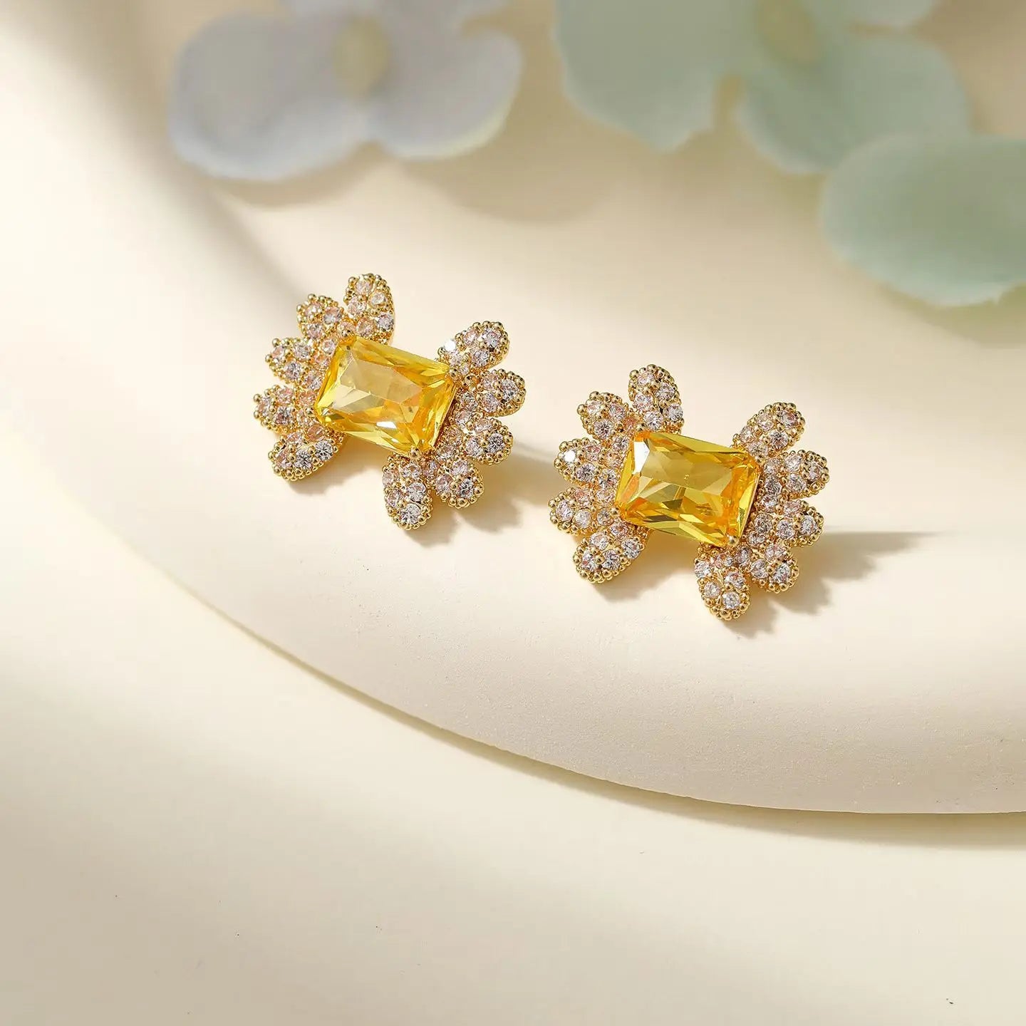 Glamorous Charms Glitter Floral Stud Earrings for Girls Butterfly Animals Jewelry for Women Ladies Accessories Bulk Wholesale