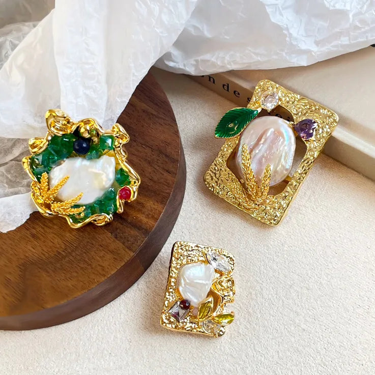 Female Gold Green Baroque Pearl 18k Gold-plated Brooch Elegant Vintage Charms Low MOQ in Stock Jewelry for Women Causal Party