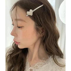 Simple Minimalistic Heart Shaped Hair Clips for Girls Elegant Trendy Bobby Pins for Women Ladies Hair Accessories in Stock