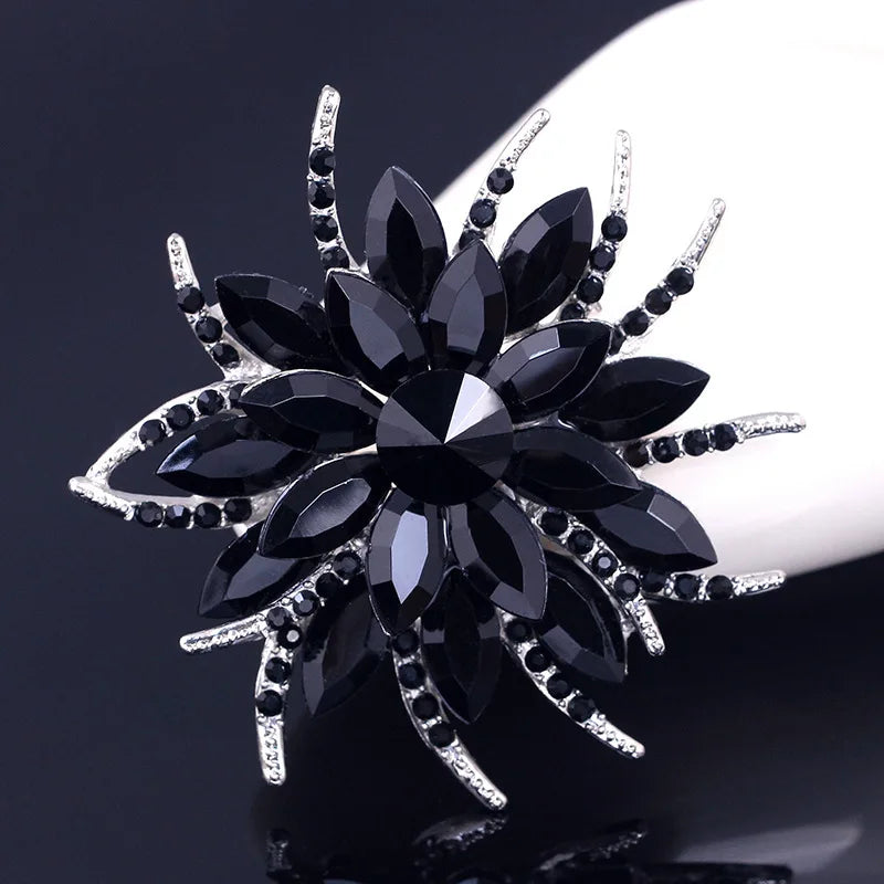 Fashion Glitter Sparkle Flowers Floral Brooches Sweet Elegant Vintage Retro Luxury Jewelry for Women Ladies Accessories Chic