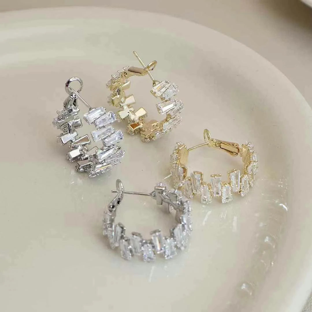 Fashion Luxury Simple Minimalistic Hoop Earrings for Girls Elegant Trendy Stylish Jewelry for Women Ladies Accessories Chic