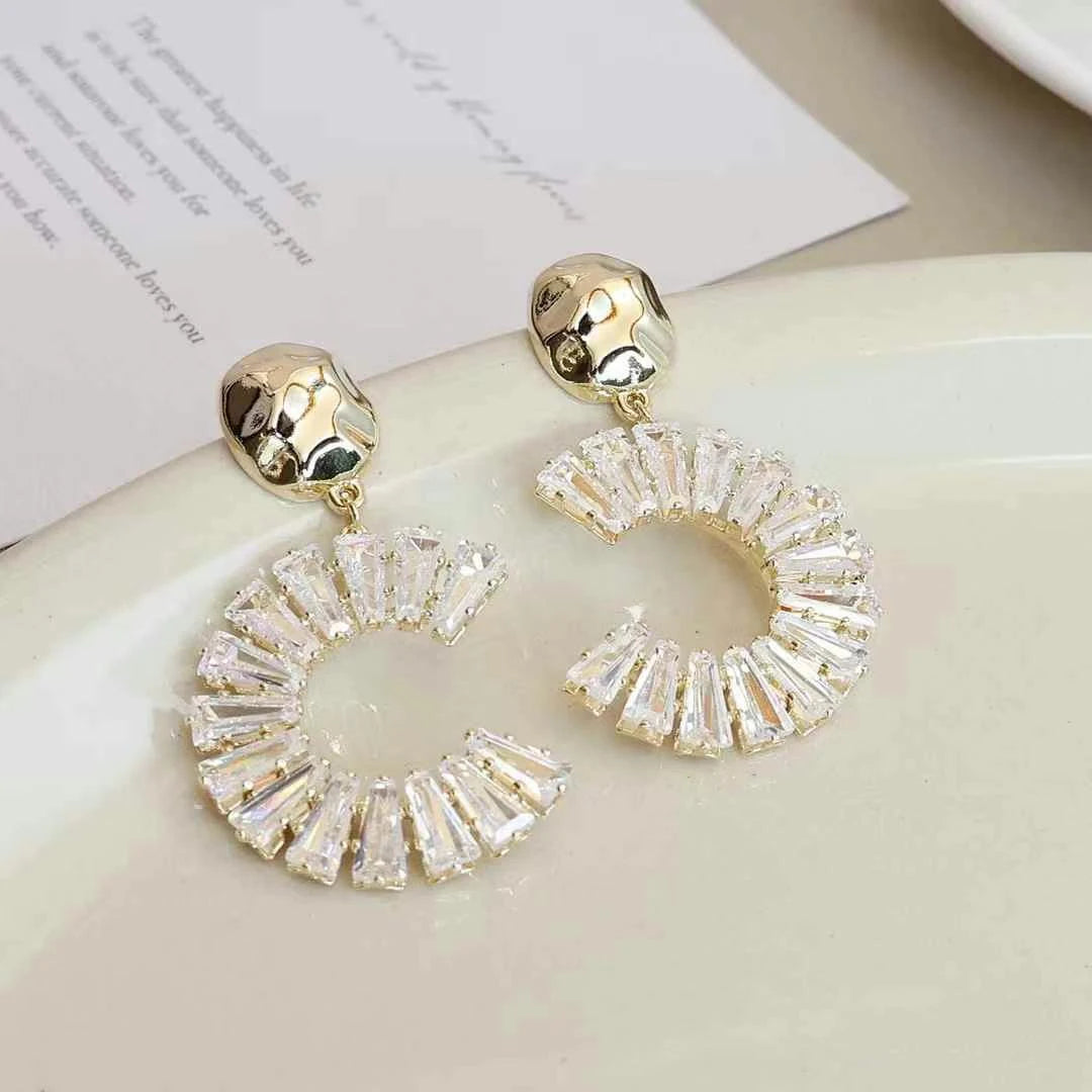 Simple Fashion Elegant Minimalistic Trendy Drop Earrings for Girls Sweet Elegant Stunning Jewelry Foe Women Ladies Accessories