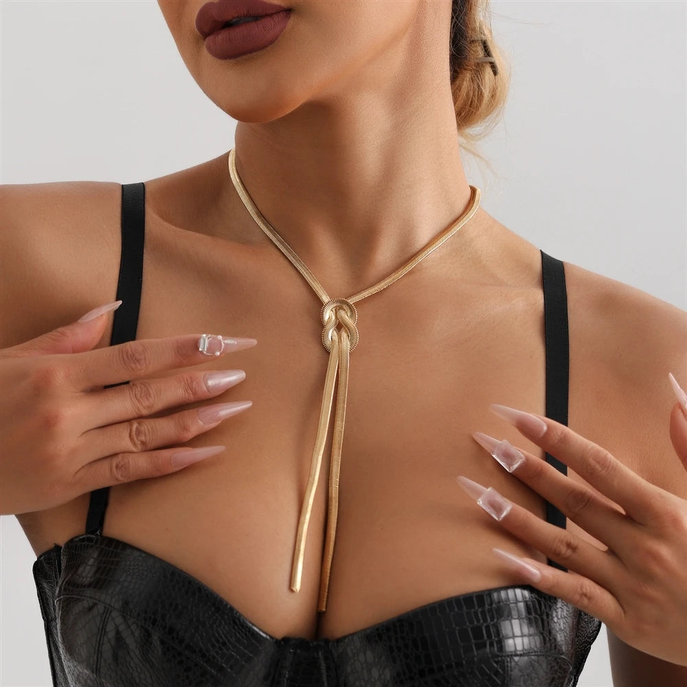 Fashion Sweater Chain Simple Minimalistic Necklaces for Girls Elegant Graceful Glamorous Jewelry for Women Ladies Accessories