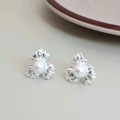 Women Imitation Pearl Minimalistic Flower Bow Shape Small Stud Earring Fashion Elegant Graceful Bulk Causal Jewelry Accessories