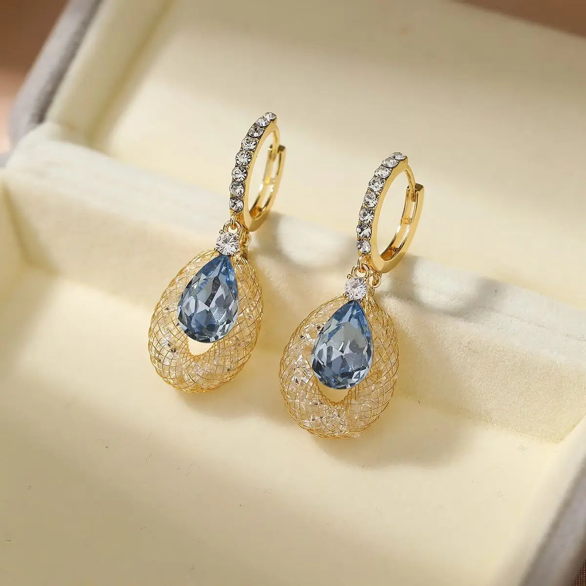 Fashion Luxurious Imitation Pearl Glitter Drop Earrings for Girls Hoop Elegant French Style Jewelry for Women Ladies Accessories