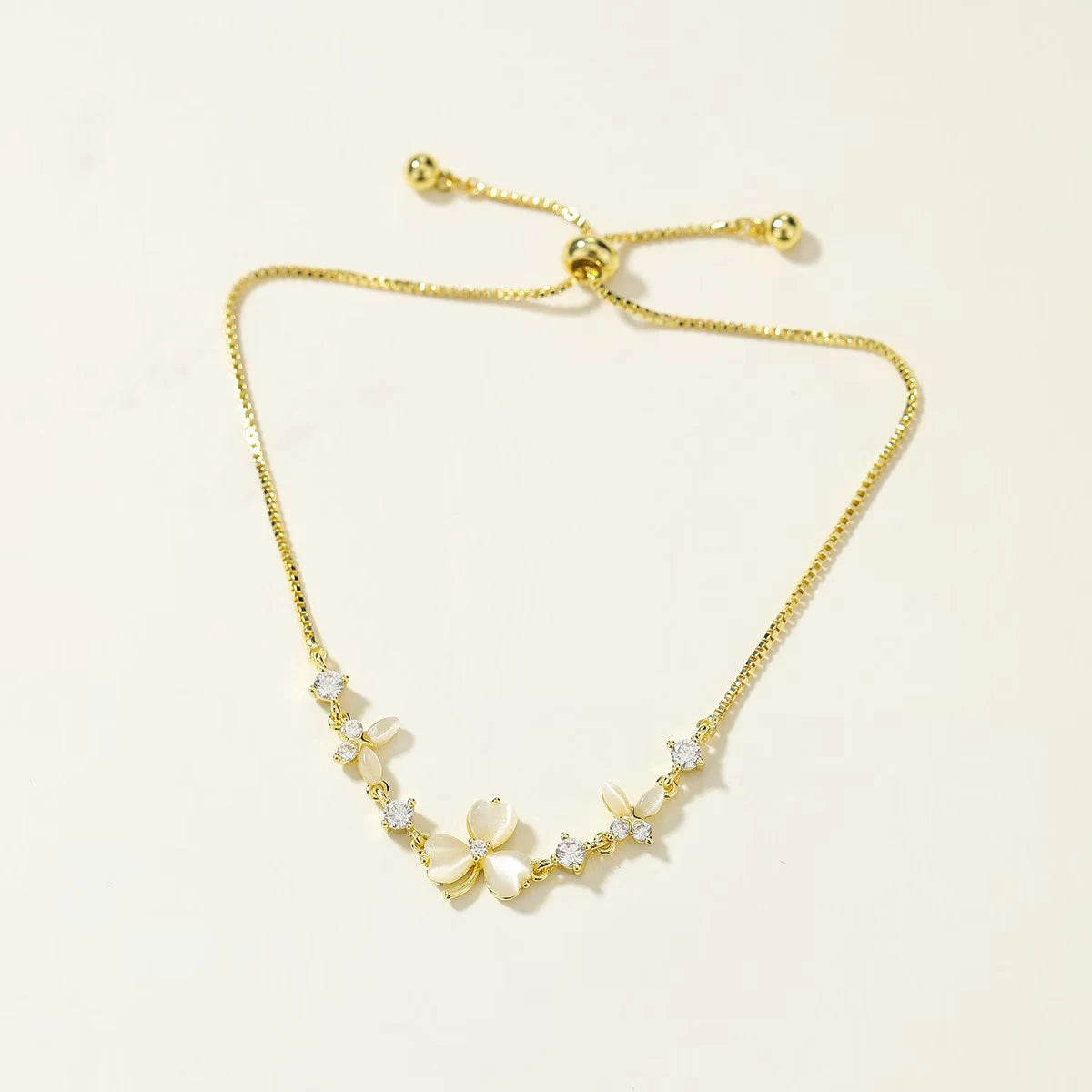 Fashion Flower Butterfly Luxury Sweet Dainty Necklaces for Girls Elegant Charms Jewelry for Women Ladies Accessories Wholesale