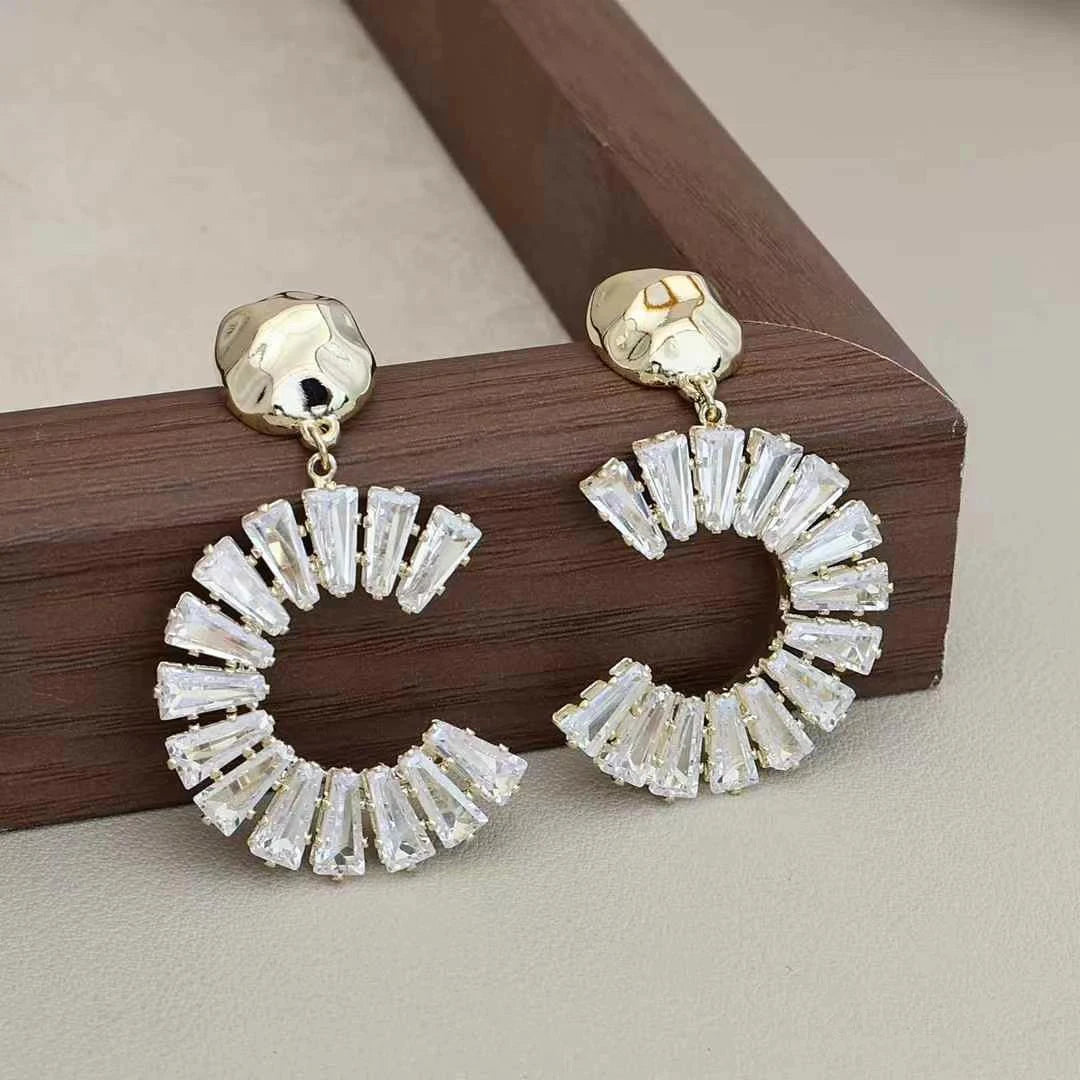 Simple Fashion Elegant Minimalistic Trendy Drop Earrings for Girls Sweet Elegant Stunning Jewelry Foe Women Ladies Accessories