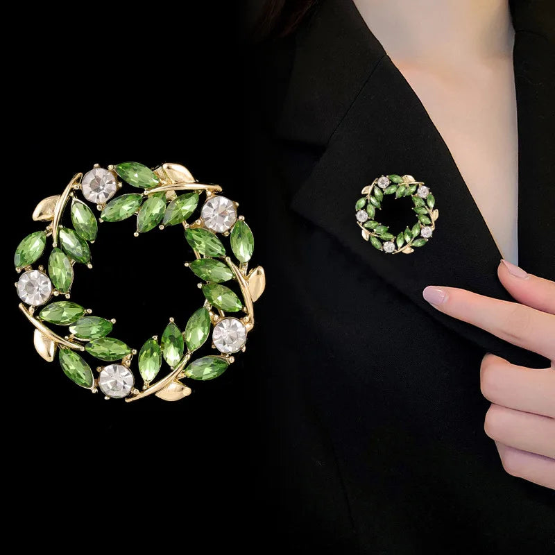 Fashion Glitter Rhinestone Sweet Brooches for Girls Elegant Dainty Charms Pins Jewelry for Women Ladies Accessories Hot Sale