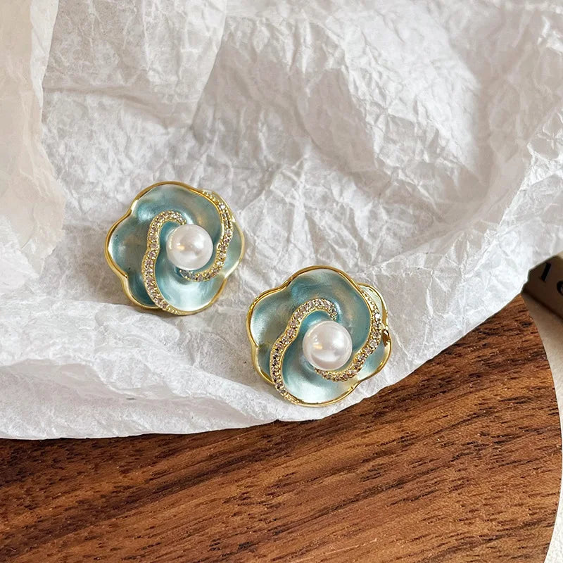 Fashion Flower Copper 18K Gold Plated S925 Silver Stud Earrings for Girls Sweet Jewelry for Women Ladies Wholesale China Factory