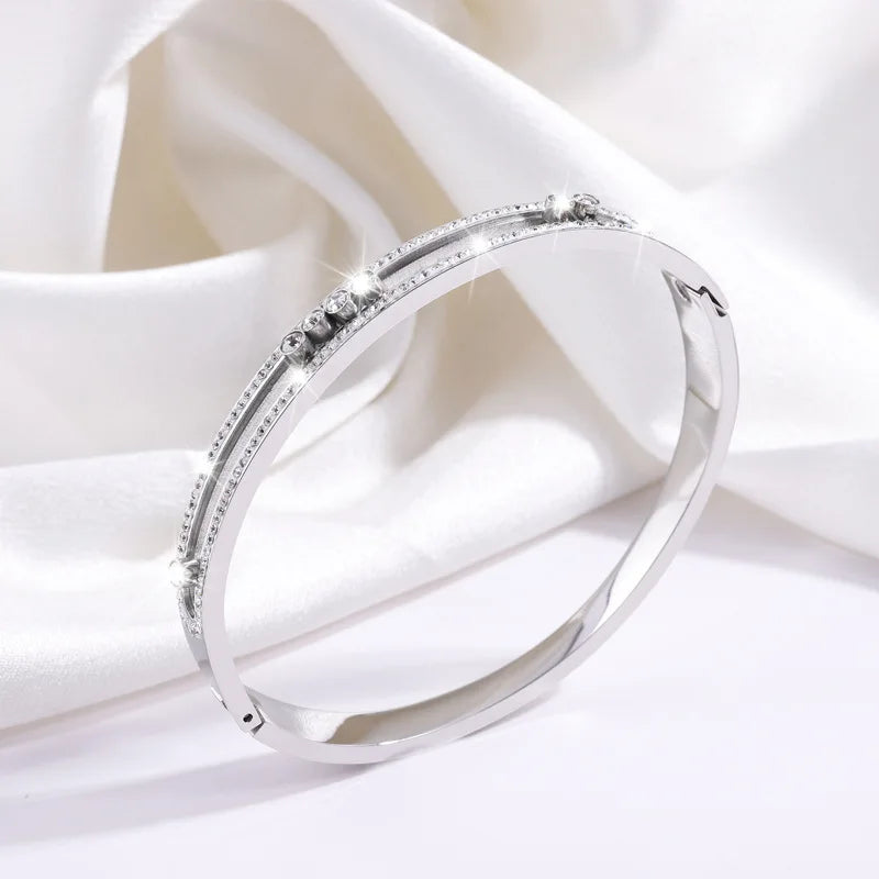 Female Fashion Glitter Zircon Bangles for Girls Sweet Hollowed Bracelets Elegant Trendy Jewelry for Women Accessories Wholesale