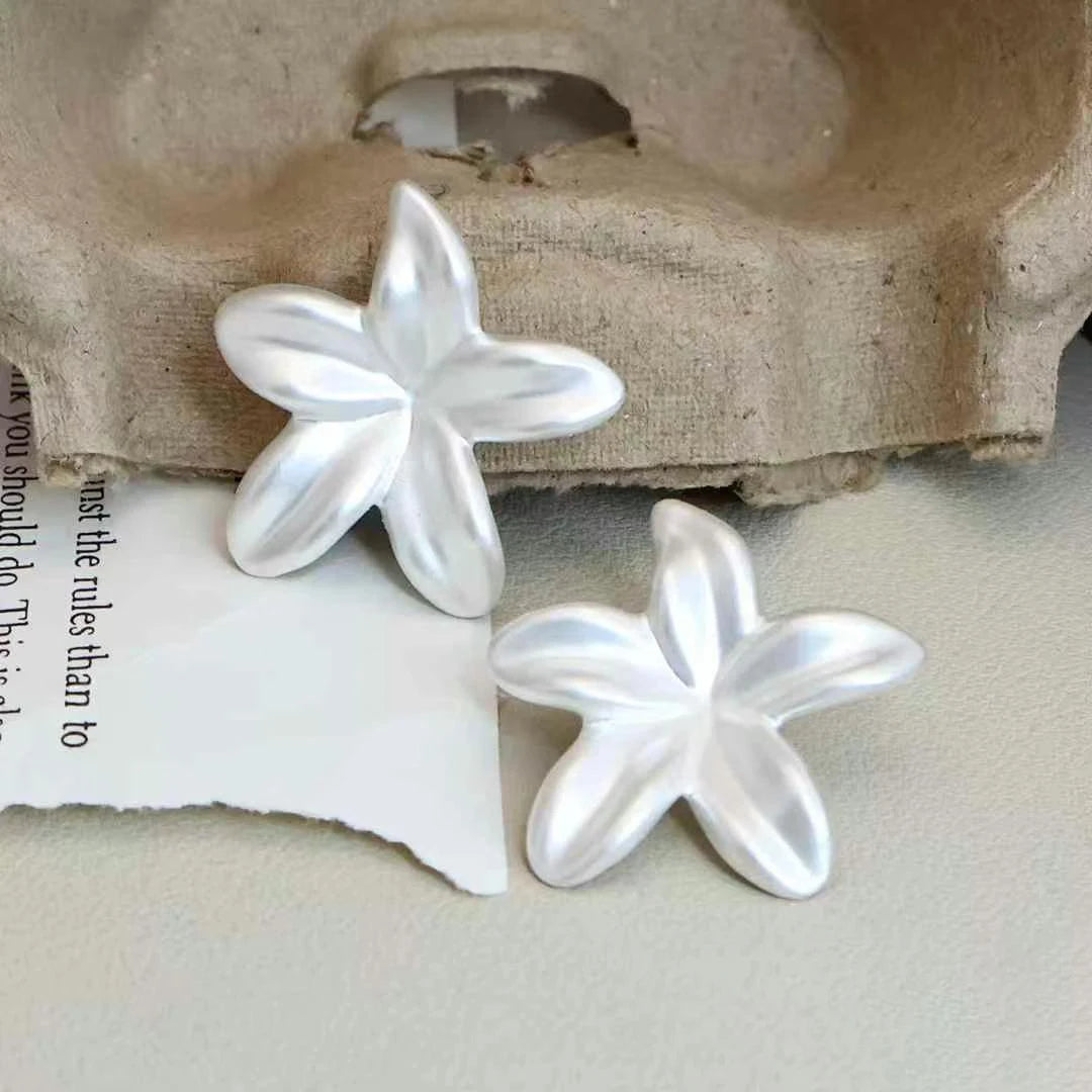 Ladies Flower Shape New Design Medium Stud Earring Elegant Fashion Charms Luxurious Wholesale Jewelry Accessories for Holiday