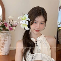 Elegant Large Lily Flower Hair Claw Clips for Women and Girls Fashionable Exaggerated Hair Accessories Cute Daily Accessory