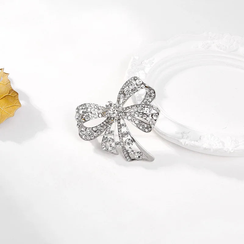 Fashion Bowknot Rhinestone Glitter Trendy Brooches for Girls Sweet Cute Elegant Jewelry for Women Ladies Accessories Wholesale