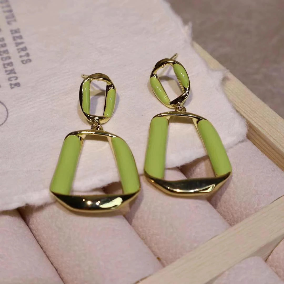 Sweet Fashion Dainty Trendy Drop Earrings for Girls Stylish Art Deco Glamorous Jewelry for Women Ladies Accessories Wholesale