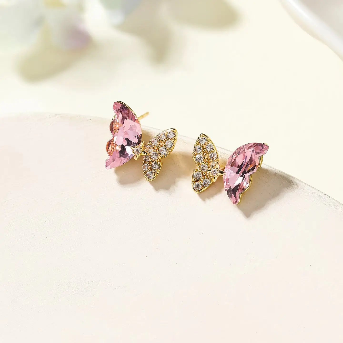 Female Butterfly Shape Shell Rhinestone Crystal Small Stud Earring Fashion Sweet Cute High Quality Jewelry Accessories for Daily