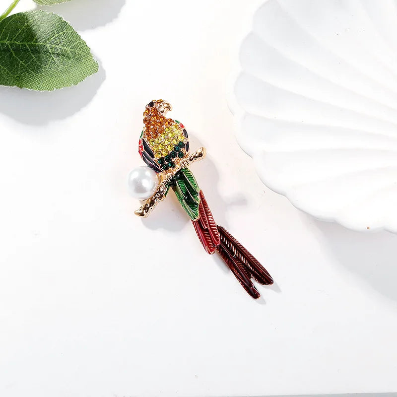 Fashion Simple Bird Glitter Sparkle Animals Sweet Brooches for Girls Stylish Charms Cute Pins Jewelry for Women Ladies Accessory