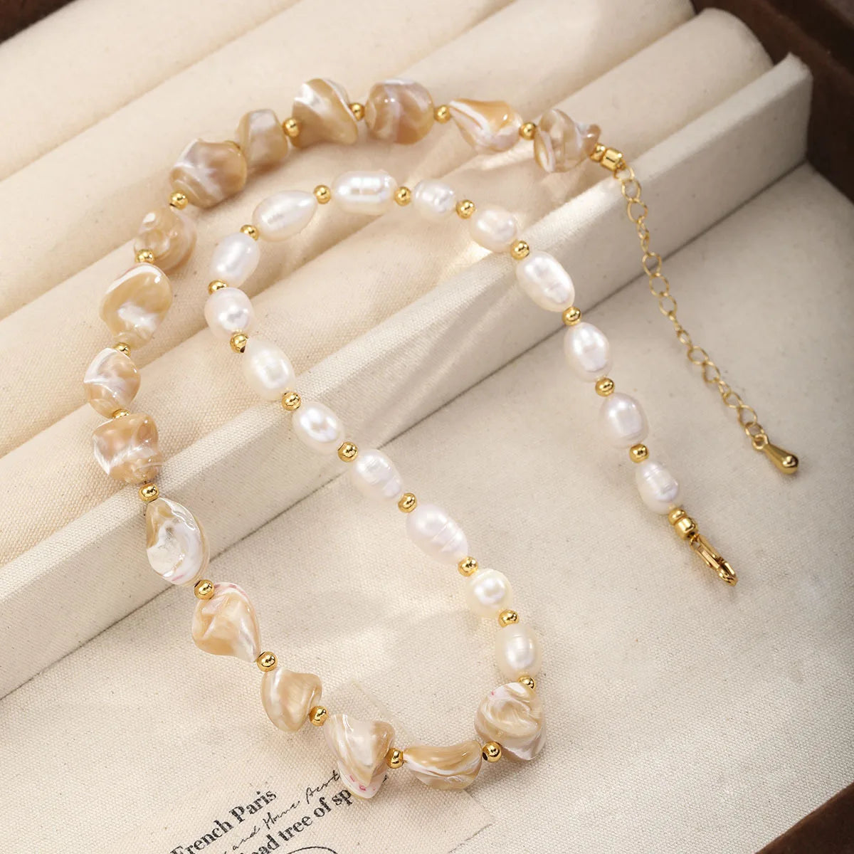 Women White Beige Freshwater Pearl Conch Shell Necklace Fashion Elegant Dainty Factory Price Low MOQ in Stock Jewelry for Daily