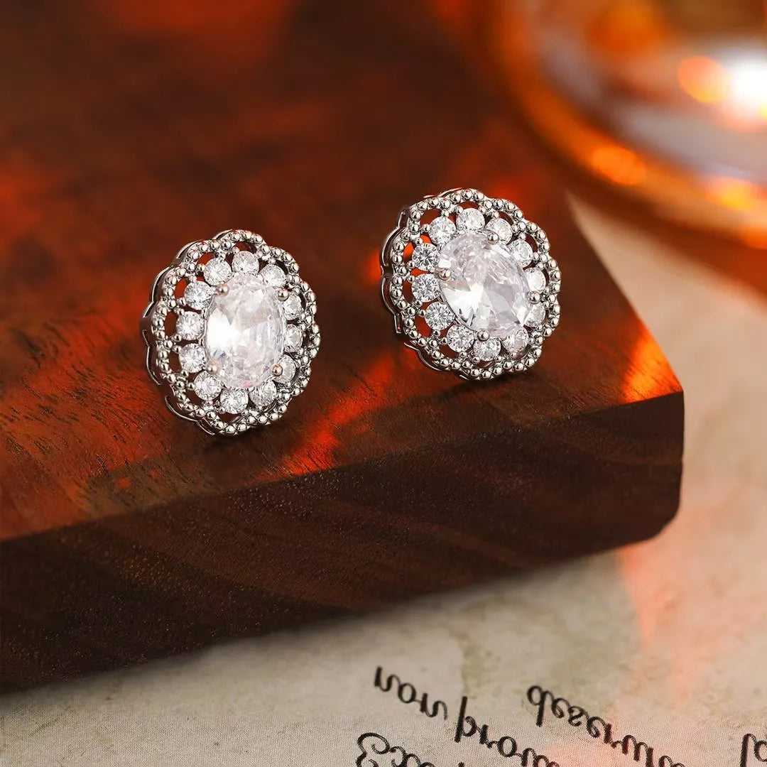Women Flower Butterfly Small Mini Simple Stud Earring Fashion Chic Glitter Sparking Elegant High Quality Jewelry Accessories