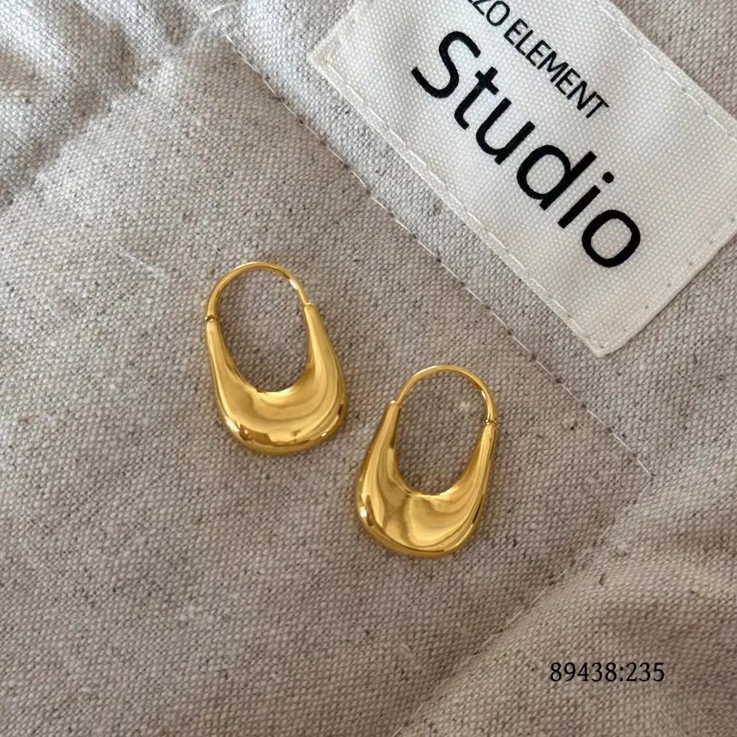 Female High Quality Lightweight Creative Design Medium Small Hoop Earring Luxurious Glamorous Fashion Bulk Jewelry Accessories