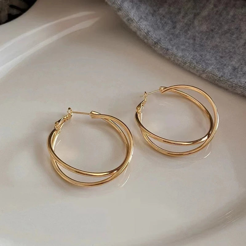 Fashion Simple Classic Charms Hoop Earrings for Girls Elegant Glamorous Trendy Jewelry for Women Ladies Accessories Wholesale