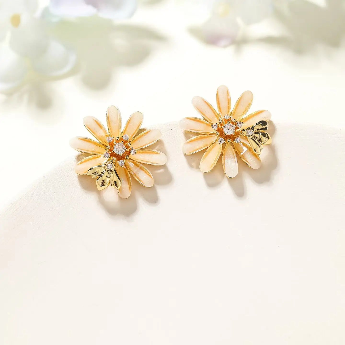 Female Flower Shape New Design Small Stud Earring Sweet Fashion Chic High Quality Jewelry Accessories for Women Holiday Causal