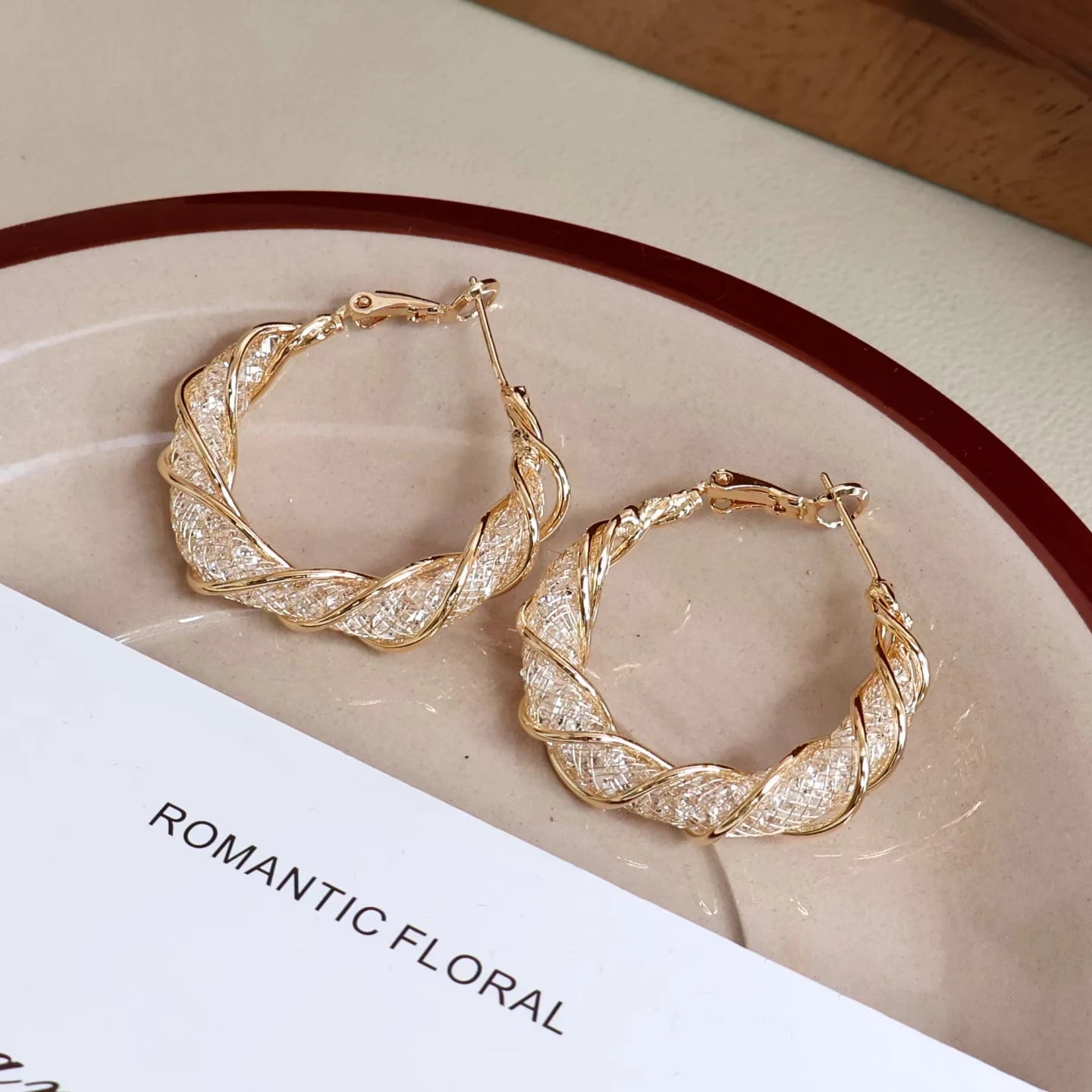 Fashion Simple Minimalistic Classic Hoop Earrings for Girls Elegant Glamorous Charms Jewelry for Women Ladies Accessories Chic
