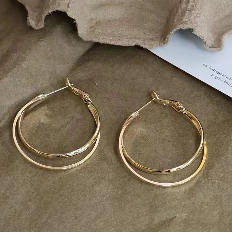 Fashion Simple Minimalistic Classic Hoop Earrings for Girls Elegant Charms Art Deco Jewelry for Women Ladies Accessories Chic
