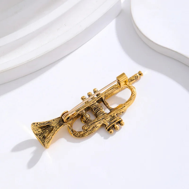 Fashion Trumpet Music Sweet Brooches for Girls Simple Minimalistic Elegant Pins Jewelry for Women Ladies Accessories Wholesale