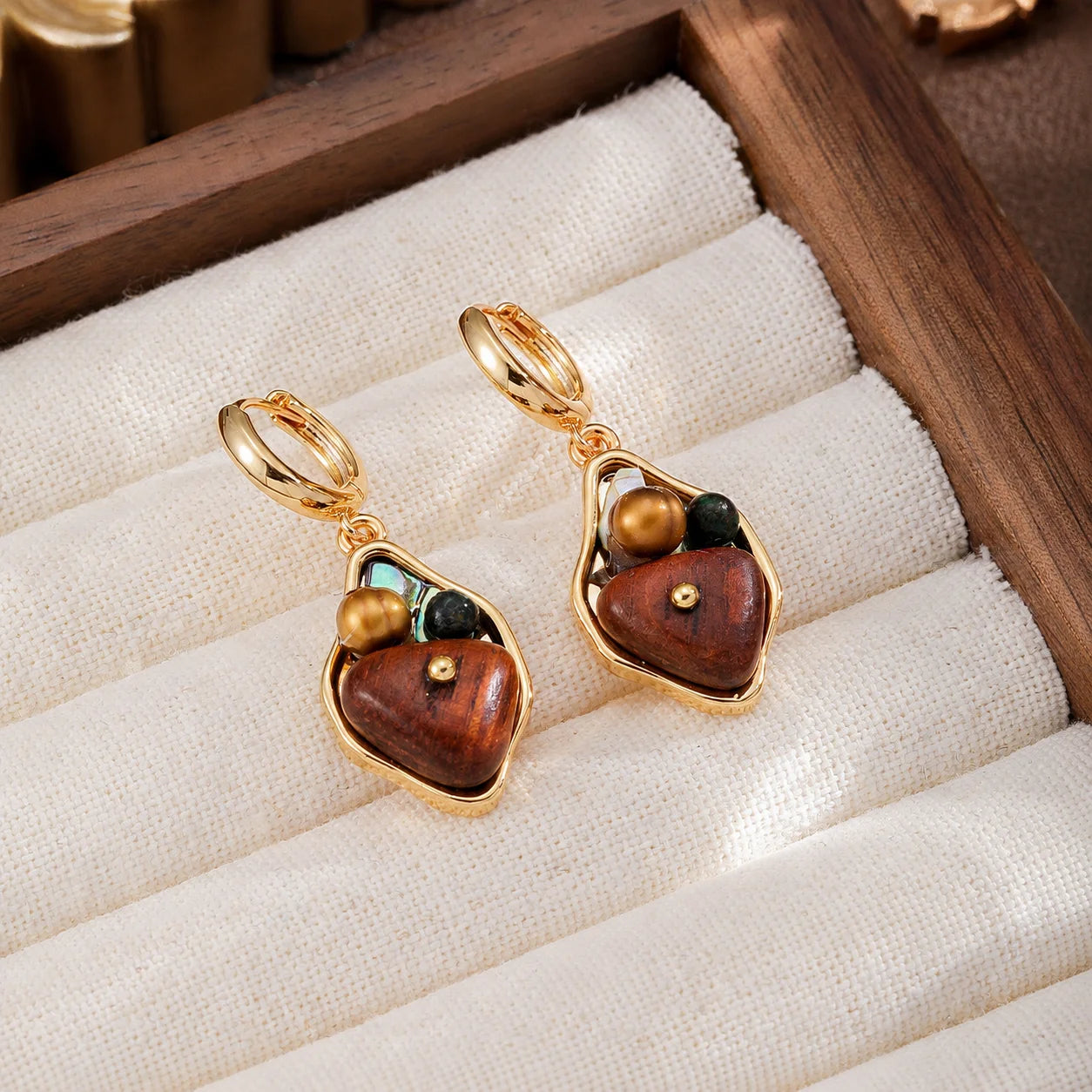Fashion Wood Freshwater Pearl Crushed Shell Copper 18K Gold Plated Drop Earrings for Girls Trendy Jewelry for Women Wholesale
