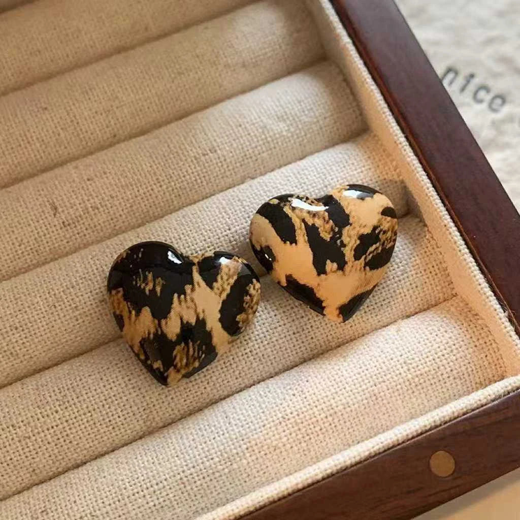 Female Heart Circle Shape Leopard Print Decorative Small Stud Earring Elegant Sex Trendy Bulk Order Jewelry Accessory for Daily