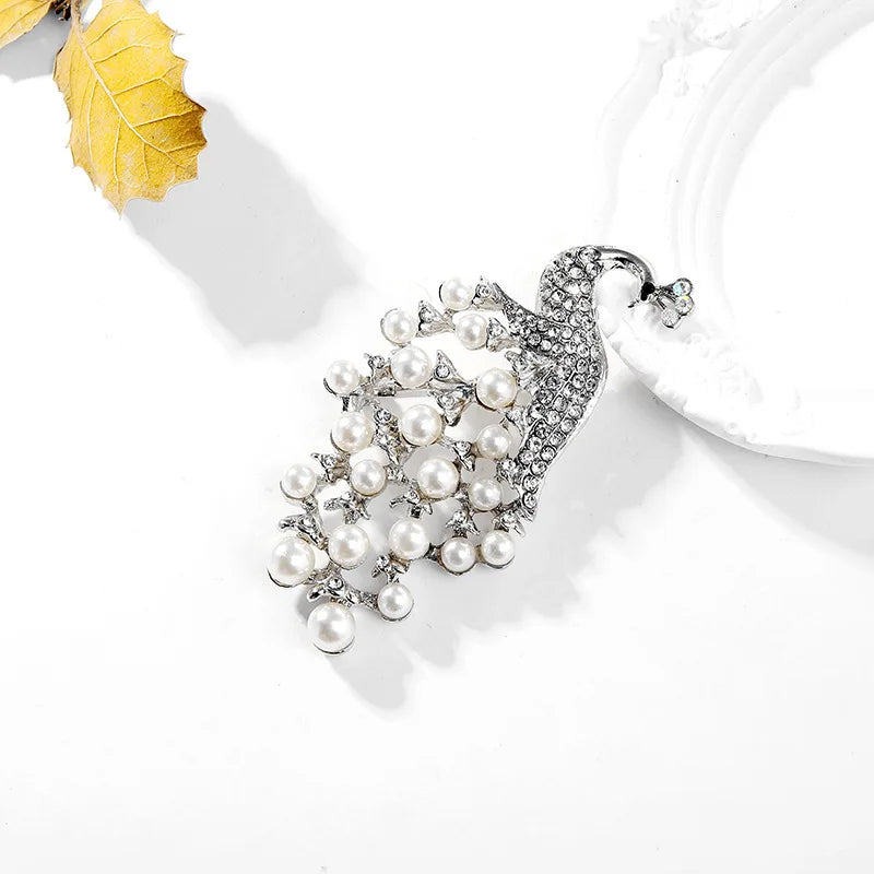 Fashion Animals Glitter Sparking Peacock for Girls Sweet Imitation Pearl Pins Jewelry for Women Ladies Accessories Wholesale