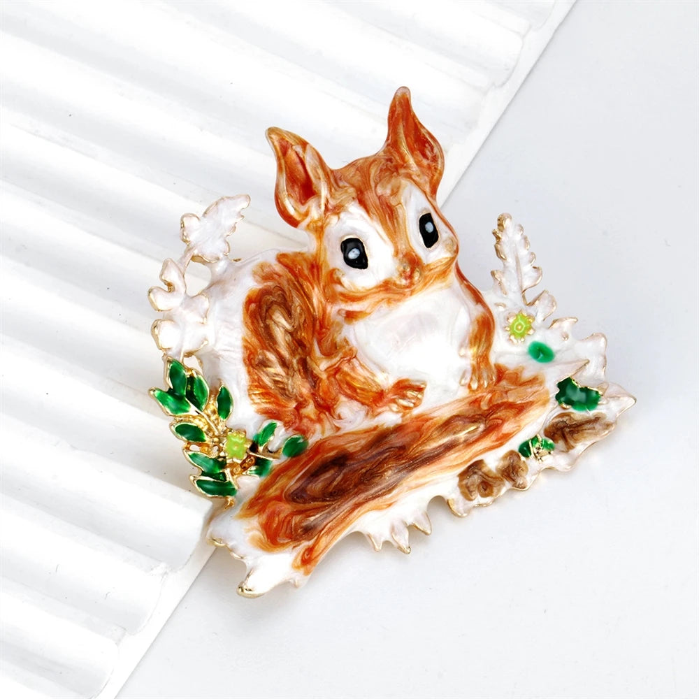 Fashion Squirrel Sweet Animals Cute Brooches for Girls Trendy Glamorous Pins Jewelry for Women Ladies Accessories Wholesale