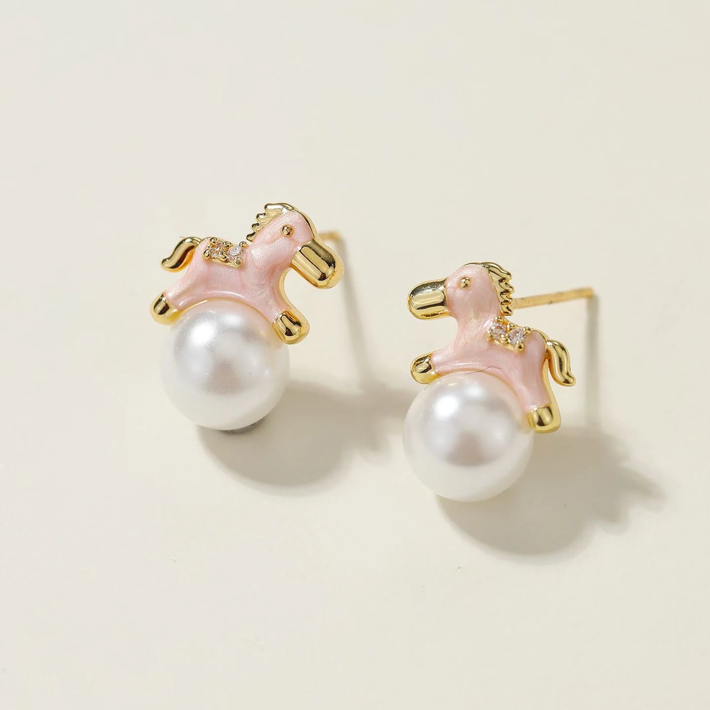 Luxury Butterfly Imitation Pearl Drop Earrings for Girls Elegant Graceful Jewellry for Women Ladies Accessories Chinese Supplier