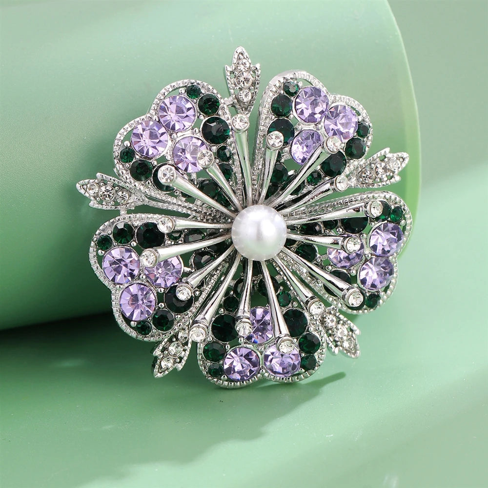 Fashion Refined Glitter Rhinestone Sparking Brooches for Girls Sweet Elegant Pins Jewelry for Women Ladies Accessories Hot Sale