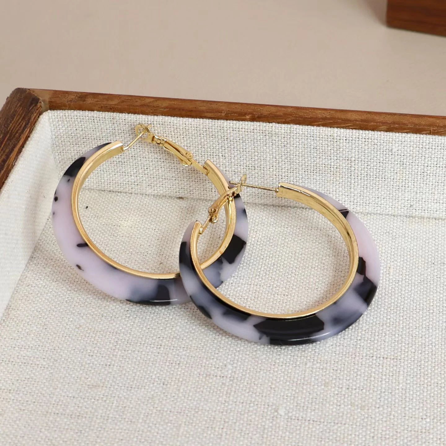 Female Leopard Print Rhinestone Decorative Medium Hoop Earring Fashion Elegant Glamorous Dainty Bulk Daily Jewelry Accessories