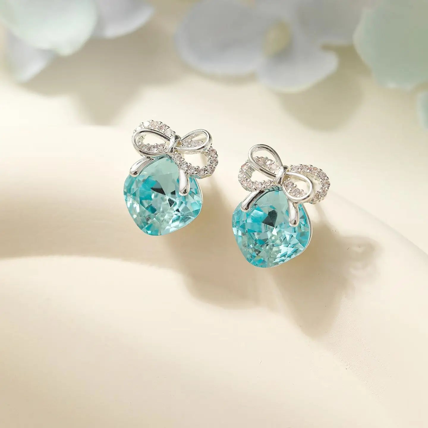 Fashion Rhinestone Bowknot Glitter Stud Earrings for Girls Heart Shaped Sparkle Jewelry for Women Ladies Accessories Wholesale