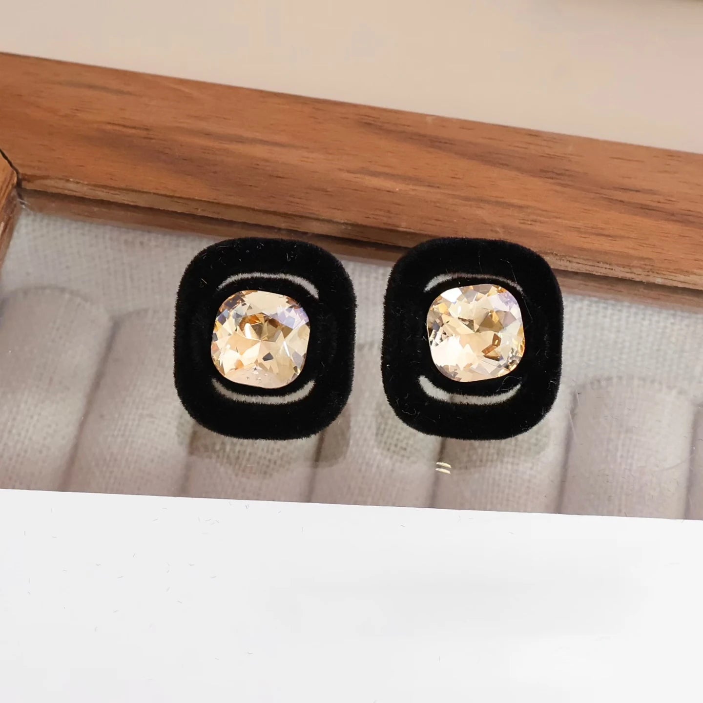 Fashion Art Deco Sweet Trendy Elegant Stud Earrings for Girls Glamorous Dainty Refined Jewelry for Women Ladies Accessories