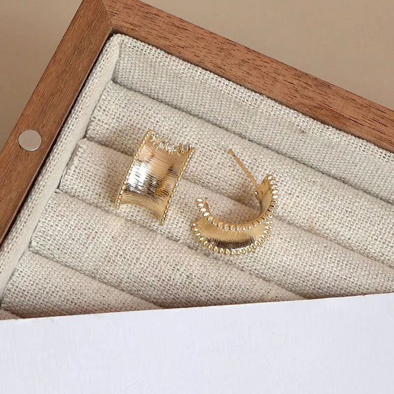 Fashion Trendy Simple Classic Minimalistic Hoop Earrings for Girls Sweet Elegant Jewelry for Women Ladies OOTD Accessories