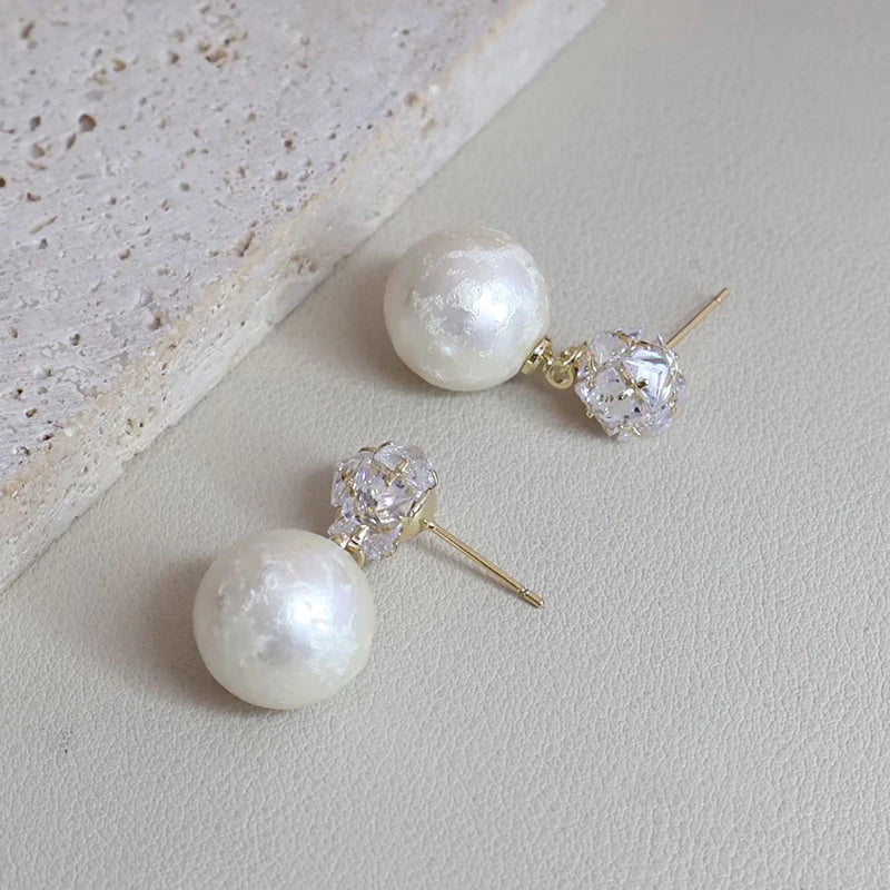 Fashion Refined Glamorous Dainty Art Deco Stud Earrings for Girls Elegant Sweet Imitation Pearl Jewelry for Women Ladies Chic