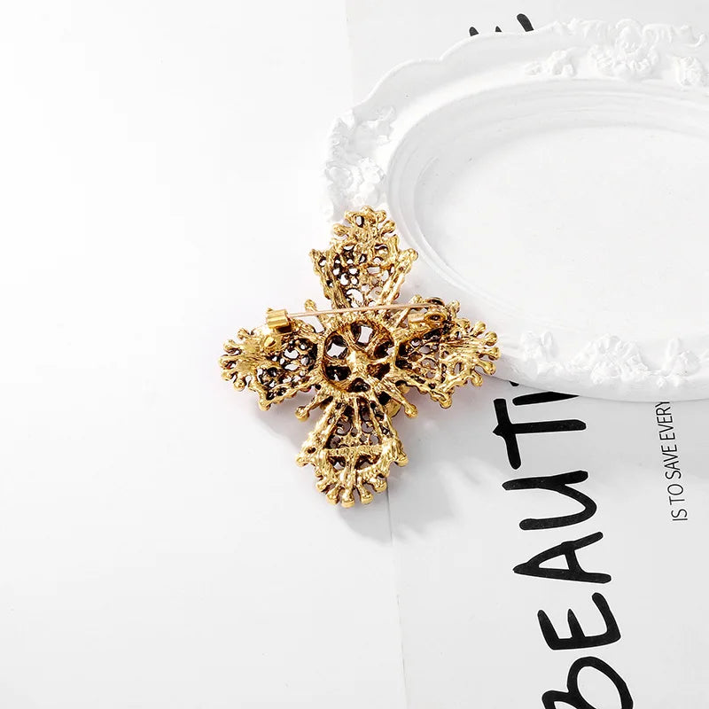 Fashion Elegant Glitter Rhinestone Brooches for Girls Sweet Vintage Retro Trendy Jewelry for Women Ladies Accessories Wholesale