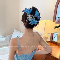 Elegant Large Lily Flower Hair Claw Clips for Women and Girls Fashionable Exaggerated Hair Accessories Cute Daily Accessory