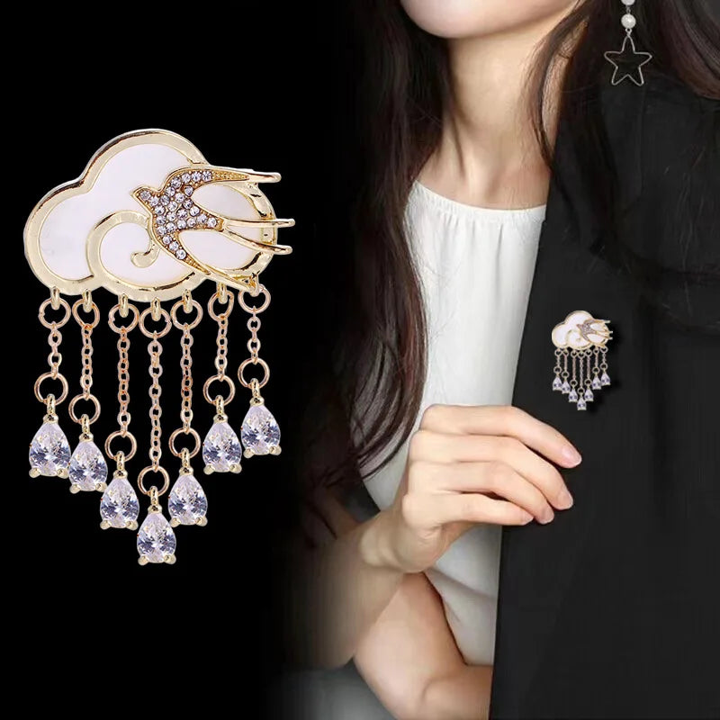 Fashion Chinese Style Cloud Vintage Retro Tassel Brooches for Girls Glitter Elegant Pins Jewelry for Women Ladies Accessories